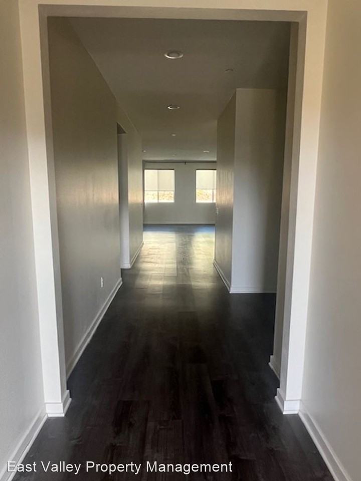 1217 Florence Dr - Photo 2 of 23