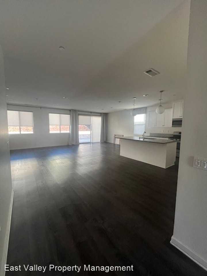 1217 Florence Dr - Photo 3 of 23