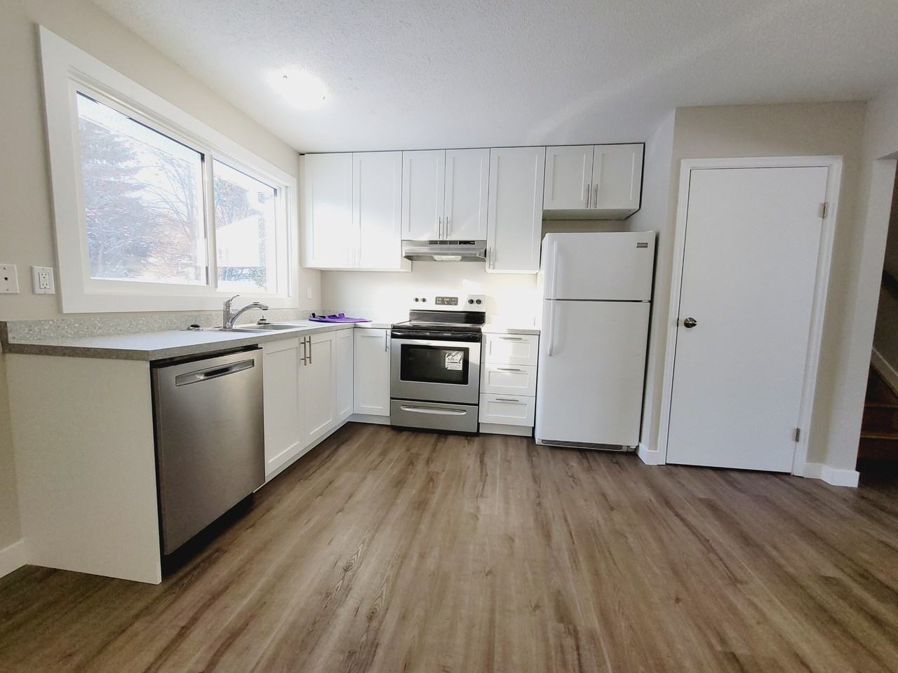 14612 62 St Nw - Photo 2 of 36