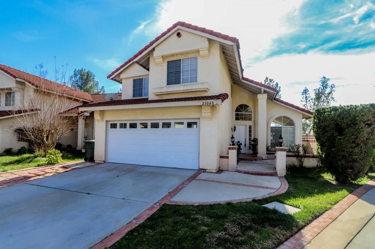 23040 Sleeping Oak Dr - Photo 2 of 31