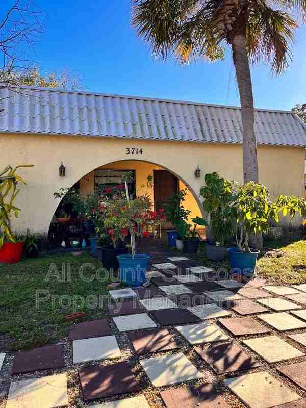 3714 50th Ave N #W - Photo 2 of 8