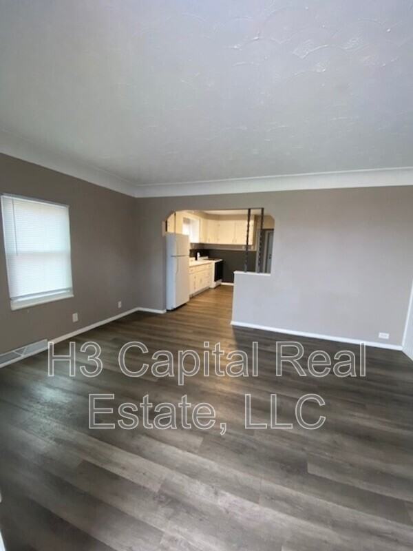 803 Grand Ave - Photo 2 of 13