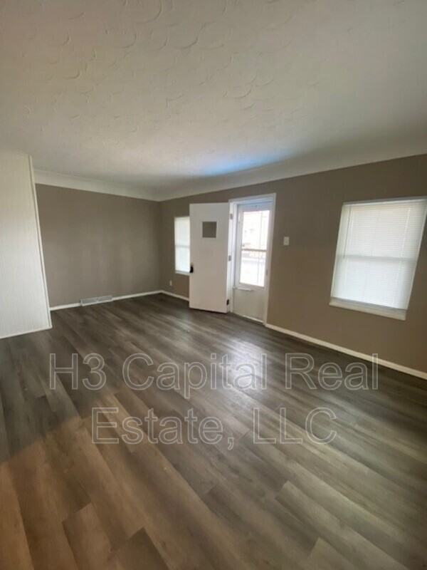 803 Grand Ave - Photo 3 of 13