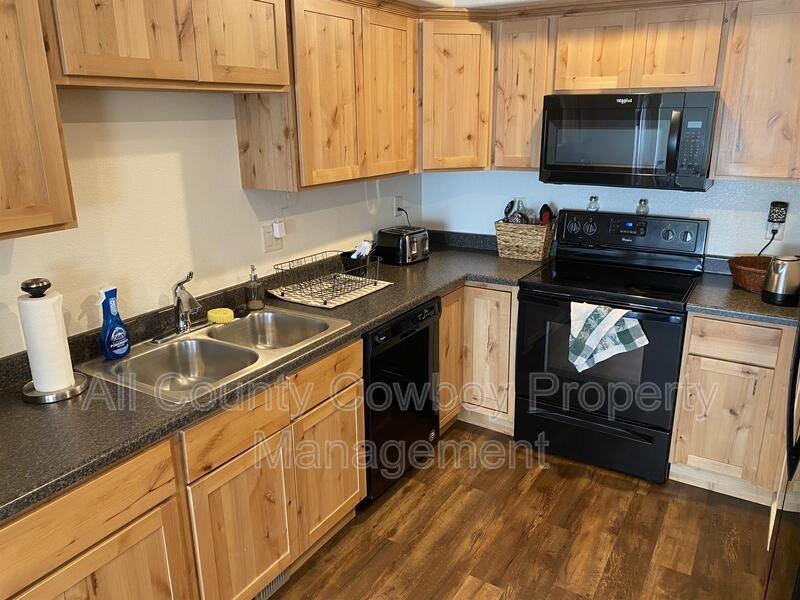 4124 Plateau Ct - Photo 2 of 9