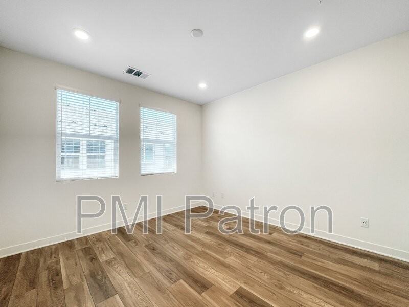 1072 N Anaheim Blvd #2 - Photo 2 of 26