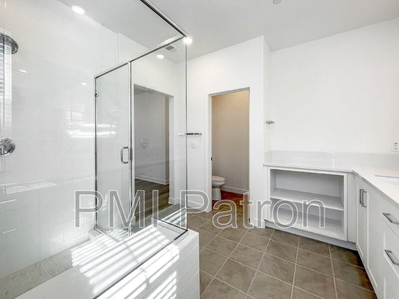 1072 N Anaheim Blvd #2 - Photo 3 of 26