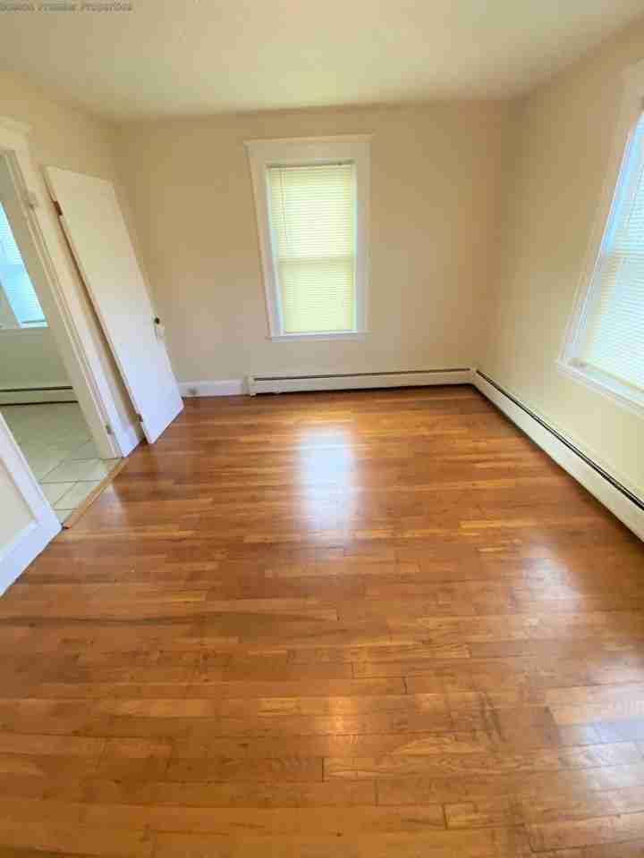 Brook Rd #2R - Photo 2 of 8