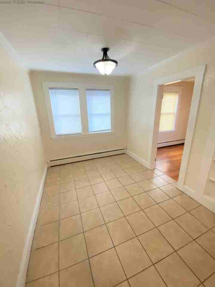 Brook Rd #2R - Photo 6 of 8