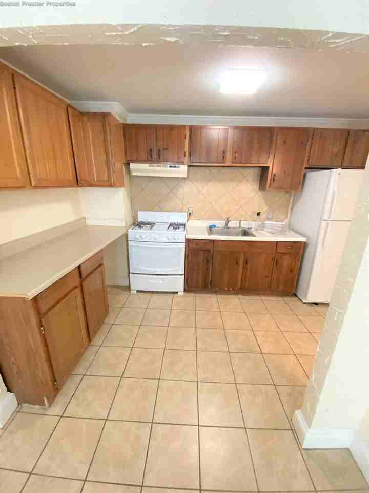 Brook Rd #2R - Photo 7 of 8