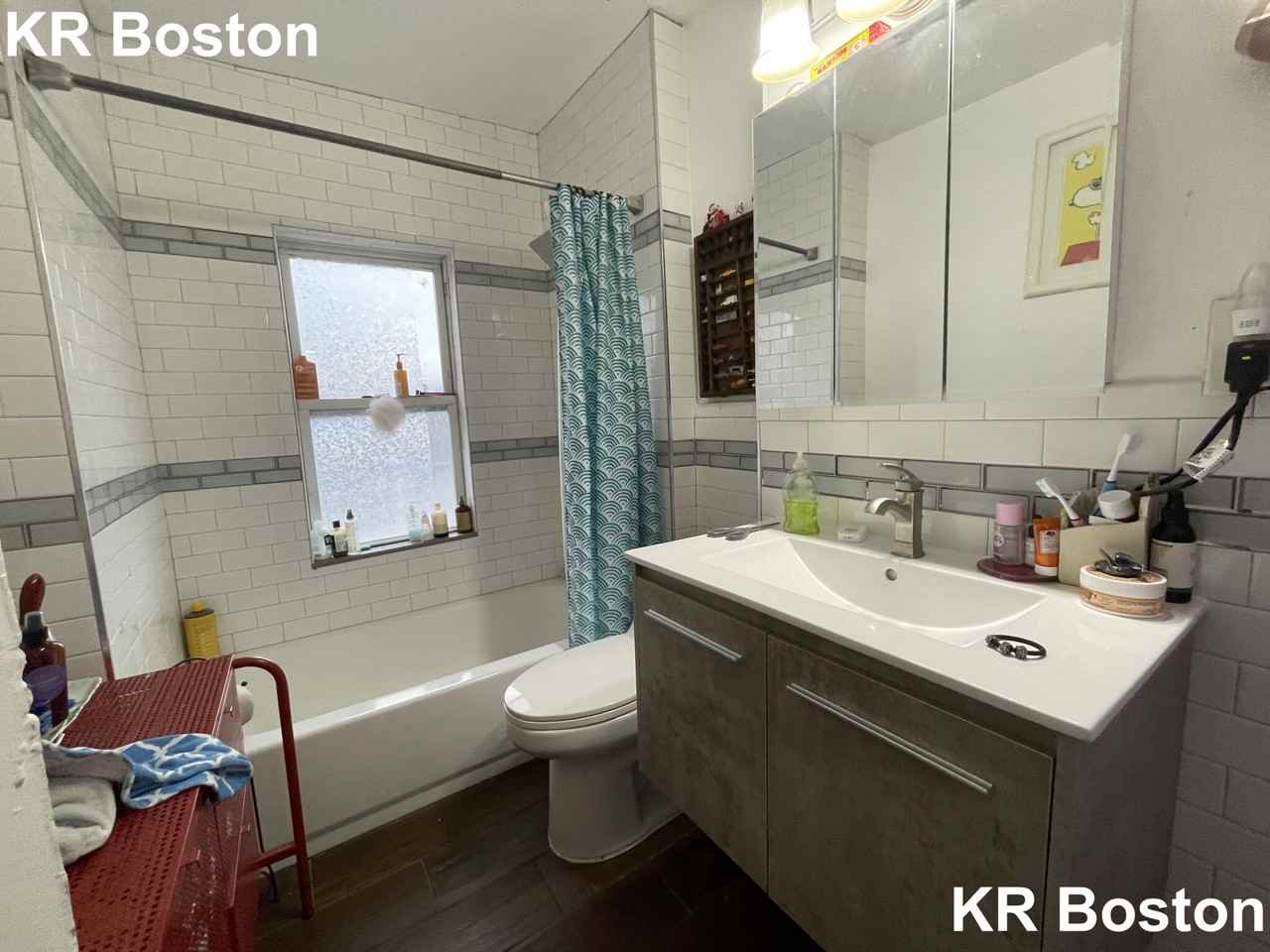 20 Higgins St #3 - Photo 2 of 15