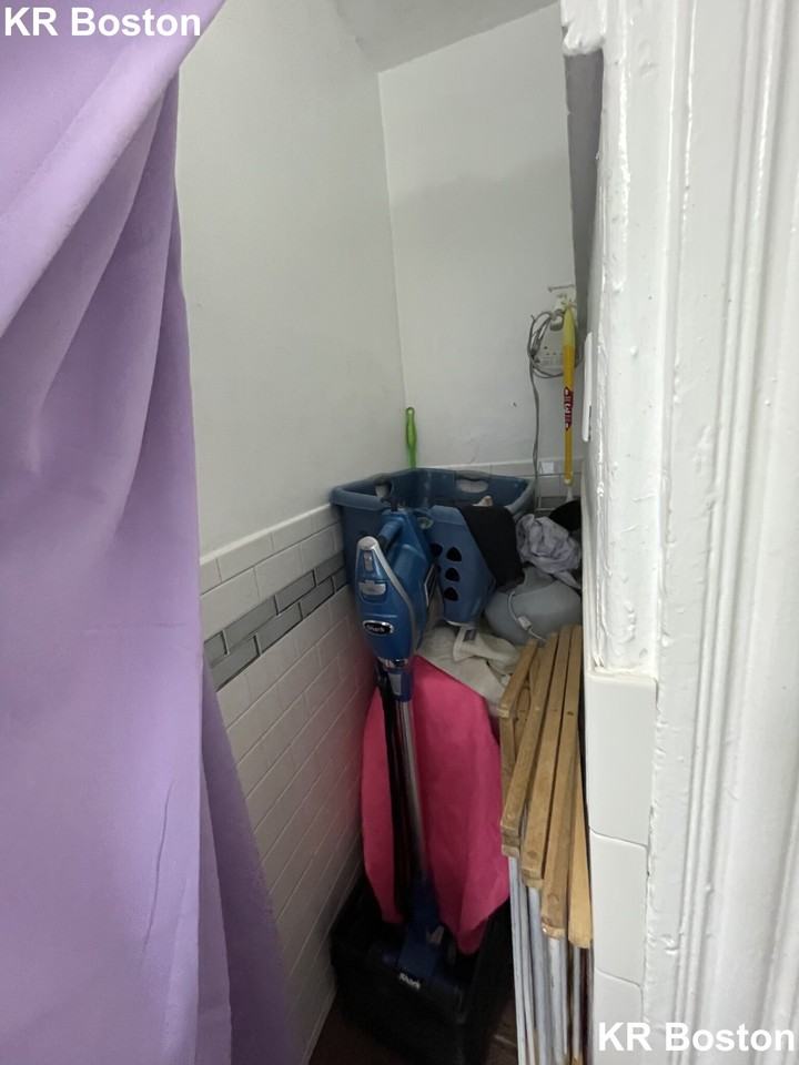 20 Higgins St #3 - Photo 7 of 15