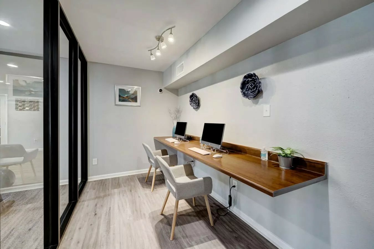 Live Oak - Photo 3 of 18