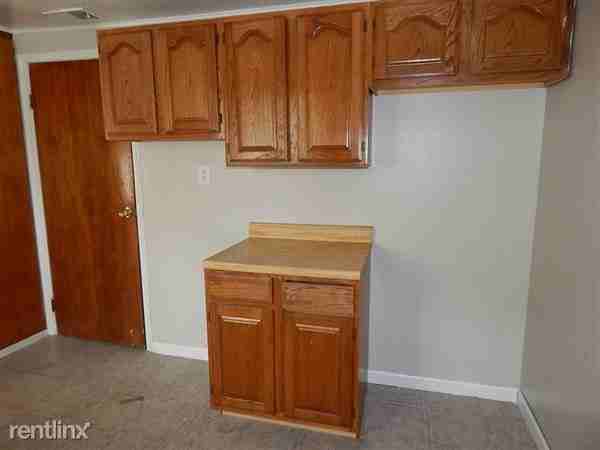 19376 Norborne St - Photo 2 of 7