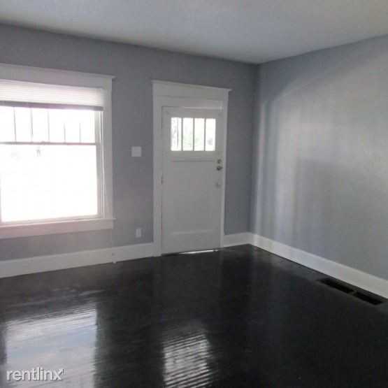 3130 N Broadway Ave - Photo 2 of 11