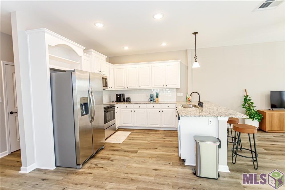 2931 Niccoline Way - Photo 7 of 23