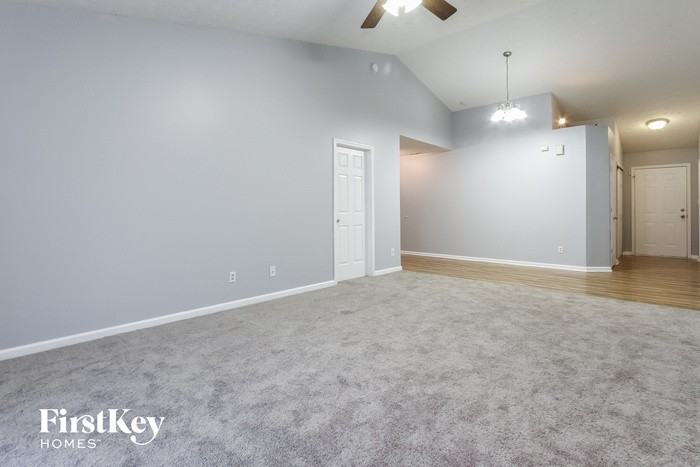 5329 Waterton Lakes Dr - Photo 3 of 15