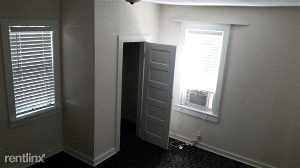 706 Centre St - Photo 2 of 12