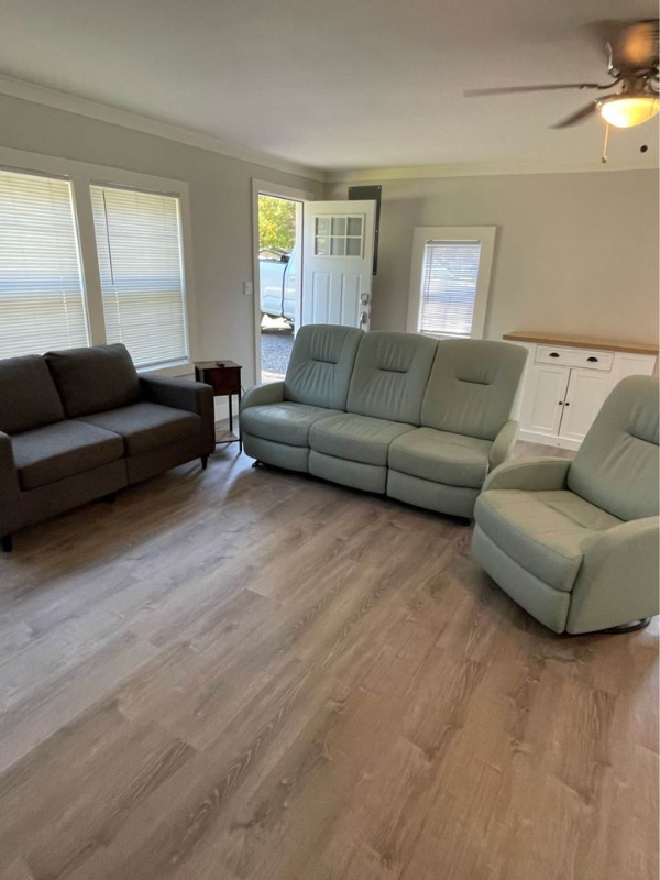 1 Lakeview Dr - Photo 4 of 9