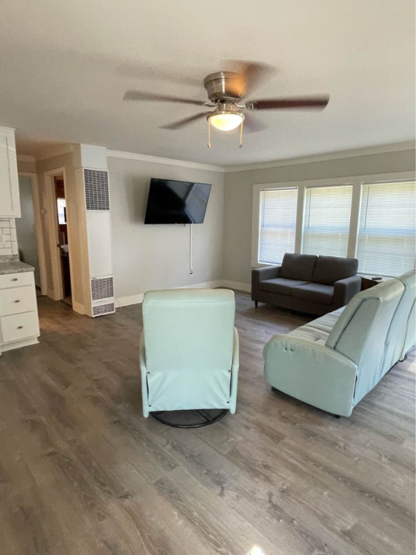 1 Lakeview Dr - Photo 5 of 9