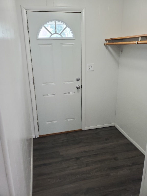 623 22nd Ave N - Photo 4 of 13