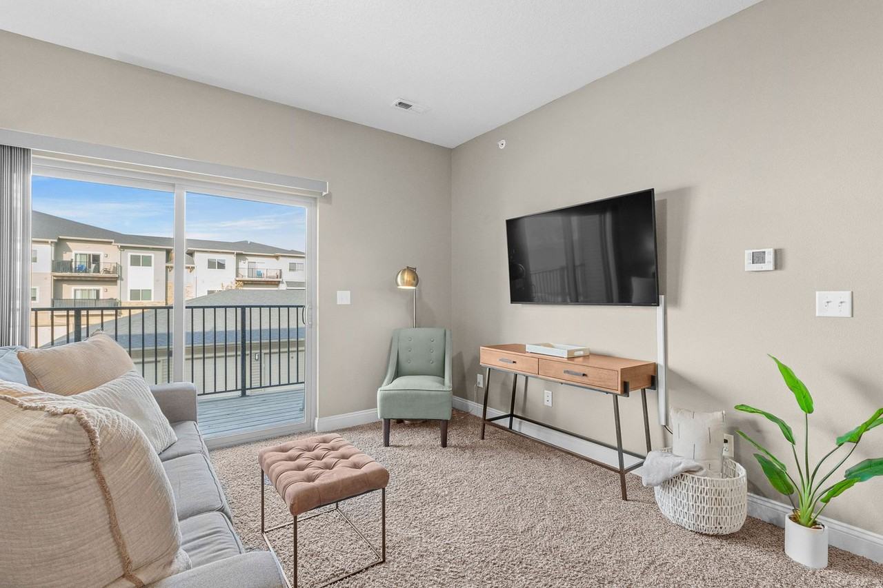 Cascades at Jordan Creek - Photo 3 of 50