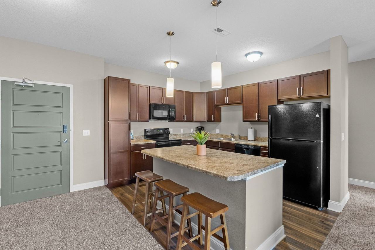 Cascades at Jordan Creek - Photo 4 of 50