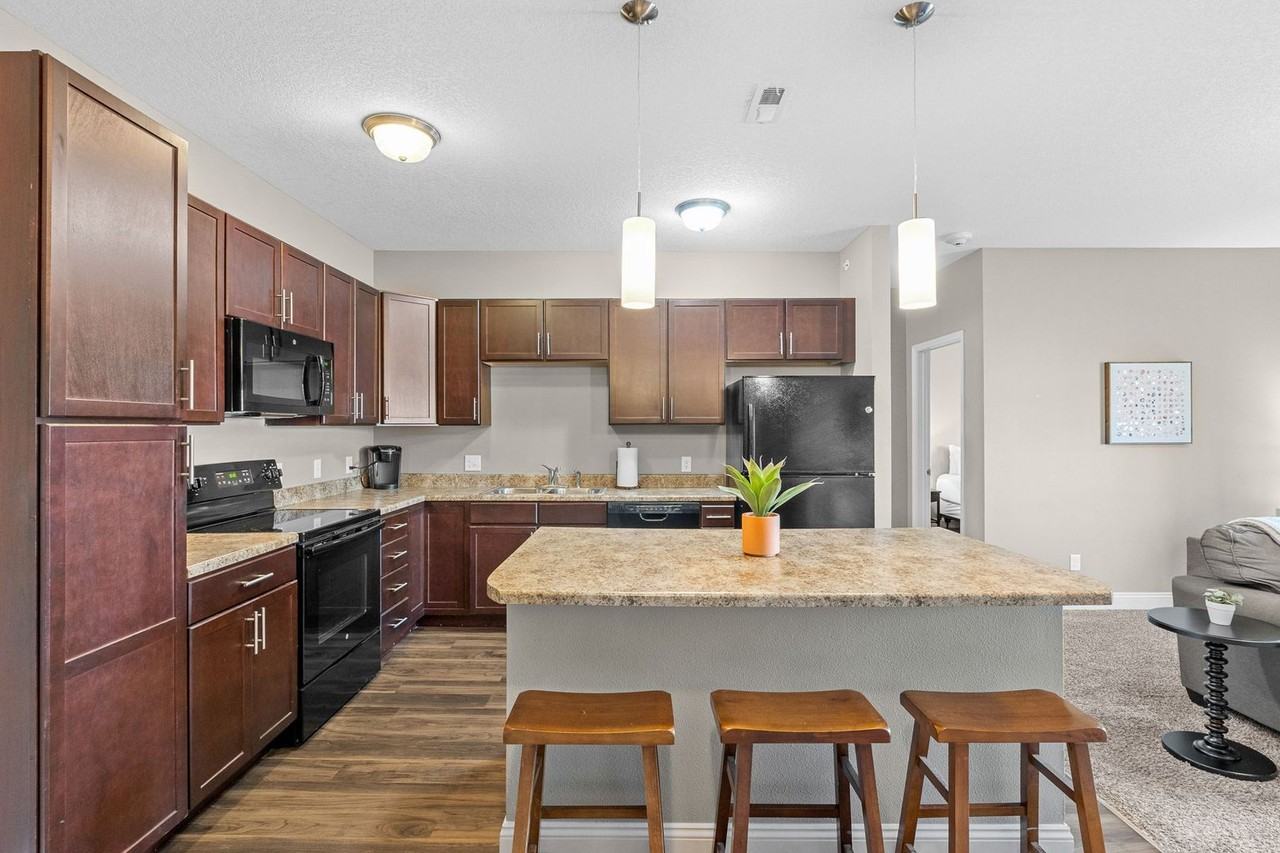 Cascades at Jordan Creek - Photo 6 of 50