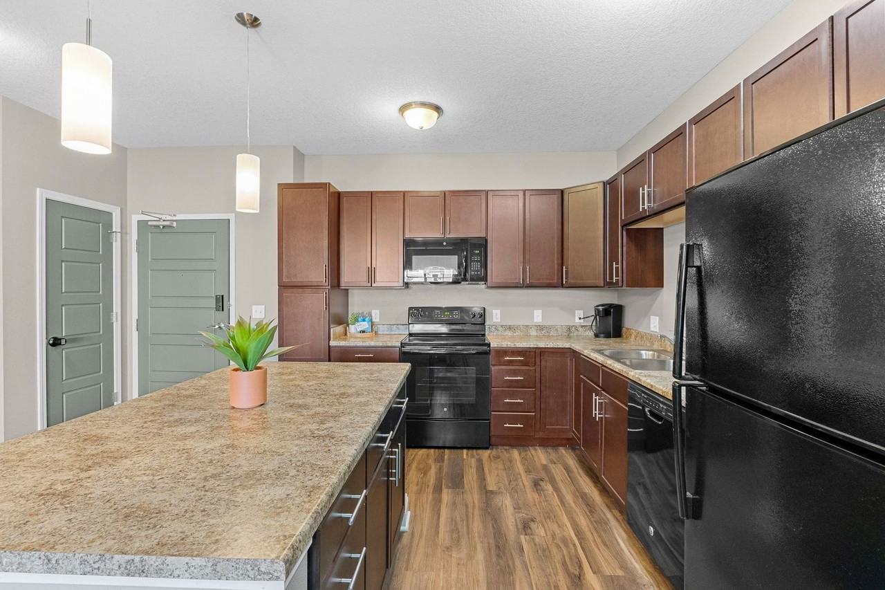 Cascades at Jordan Creek - Photo 7 of 50