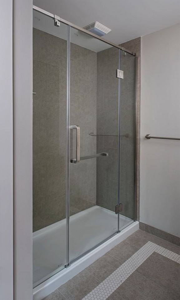The Farwell - Photo 4 of 50
