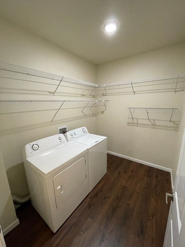 Grasslands Apartments - Photo 4 of 36