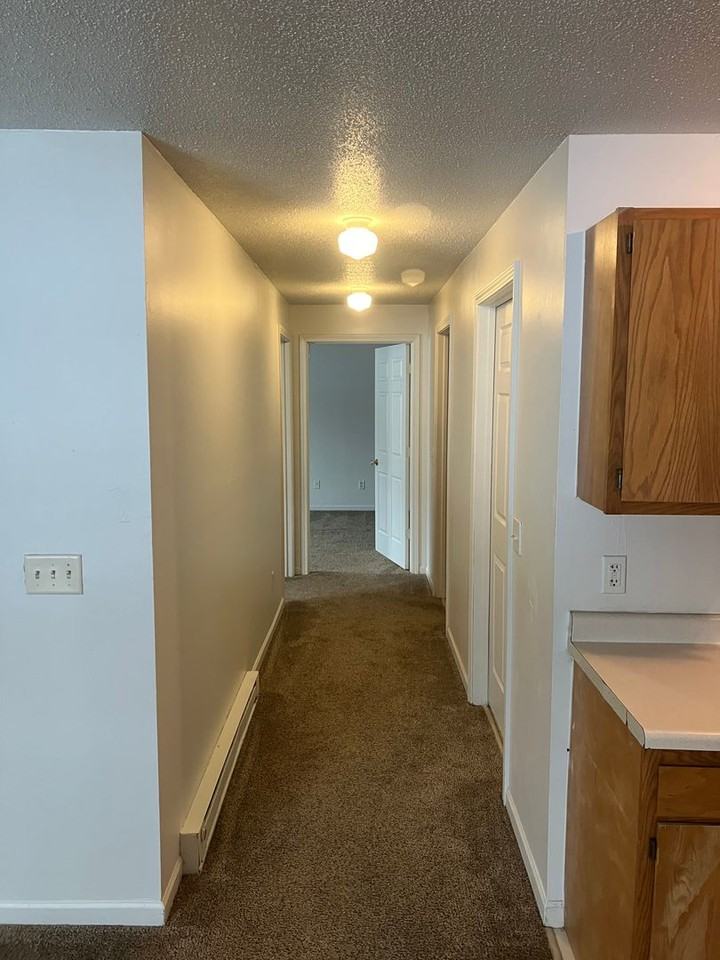 1014 1st Ave W #2 - Photo 4 of 10