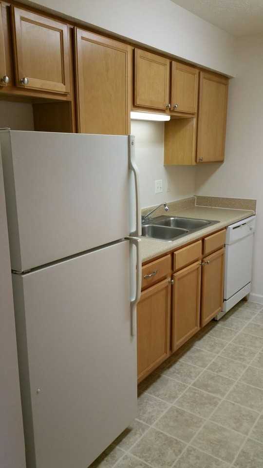 185 - COUNTRY VIEW APARTMENTS - Photo 5 of 31