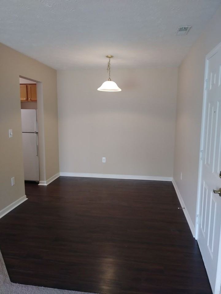 185 - COUNTRY VIEW APARTMENTS - Photo 3 of 31