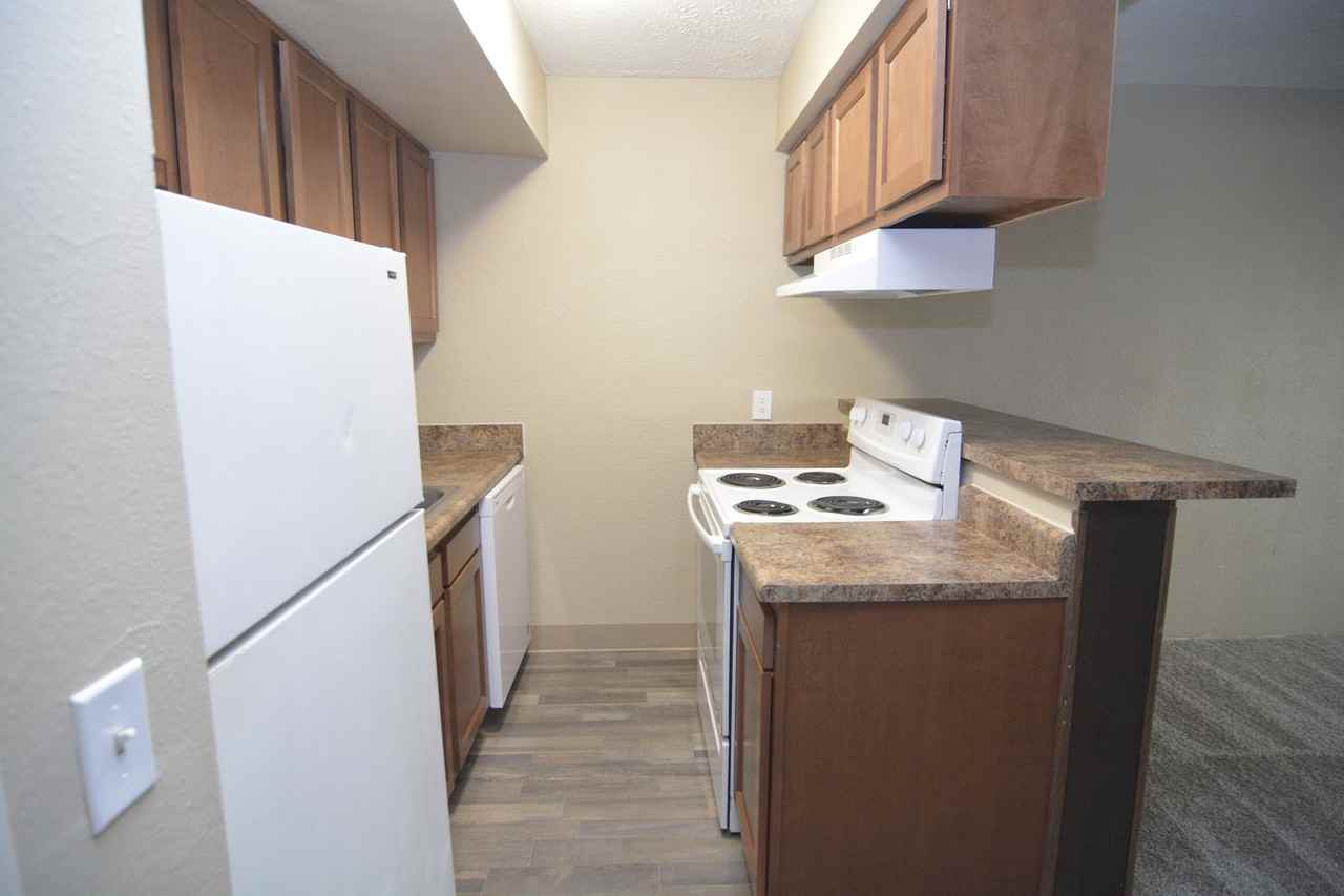 Cottonwood Apartments - Photo 3 of 25