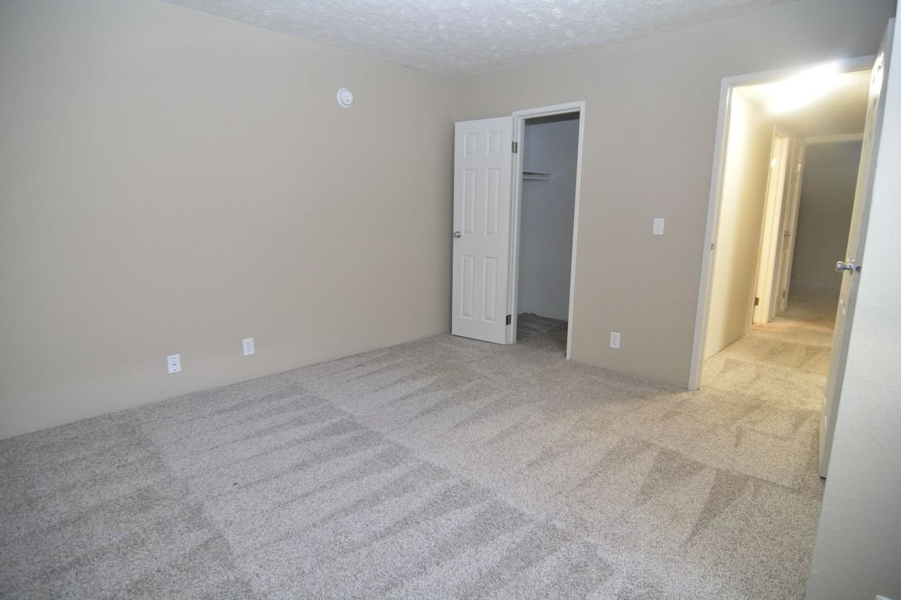 Cottonwood Apartments - Photo 6 of 17