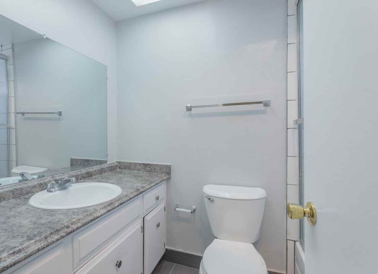 Del Coronado Apartments - Photo 5 of 29