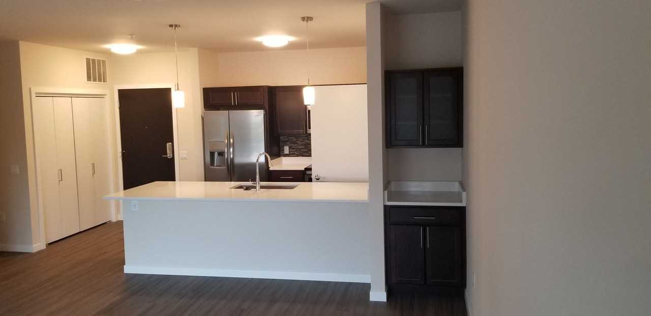 Luxe Apartments - Photo 7 of 18