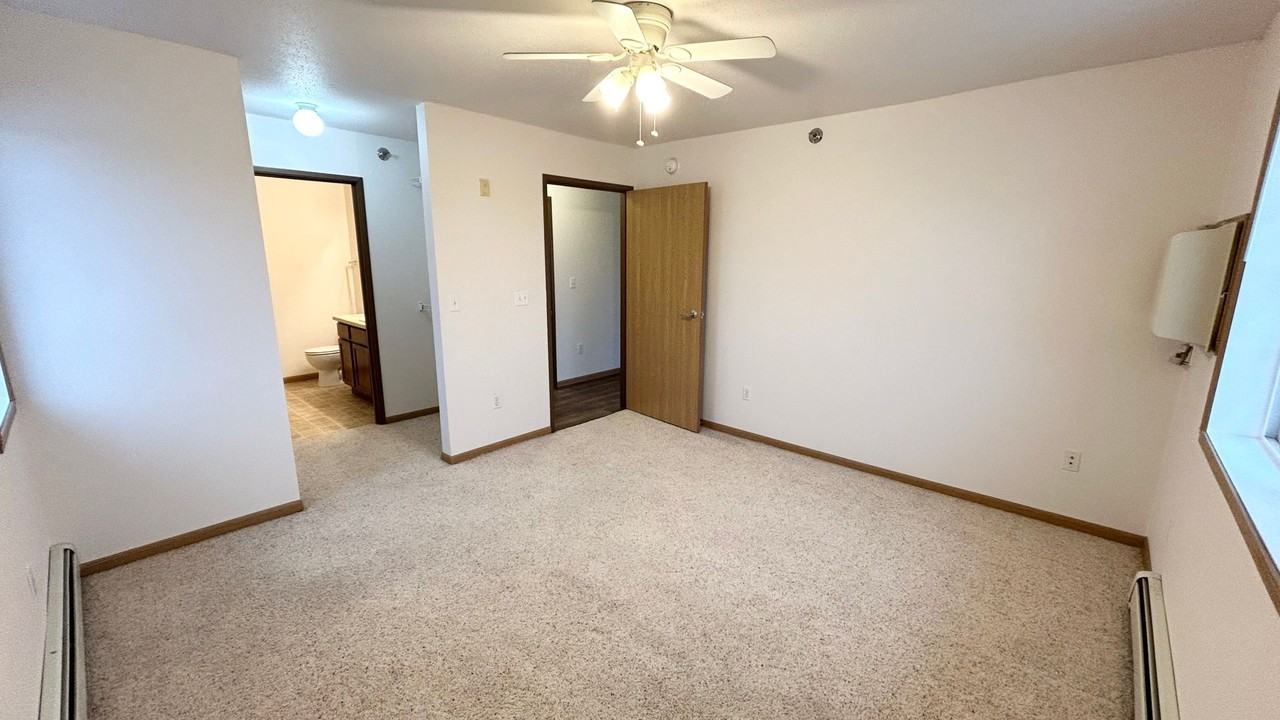Prairie Sky Apartments - Photo 4 of 34