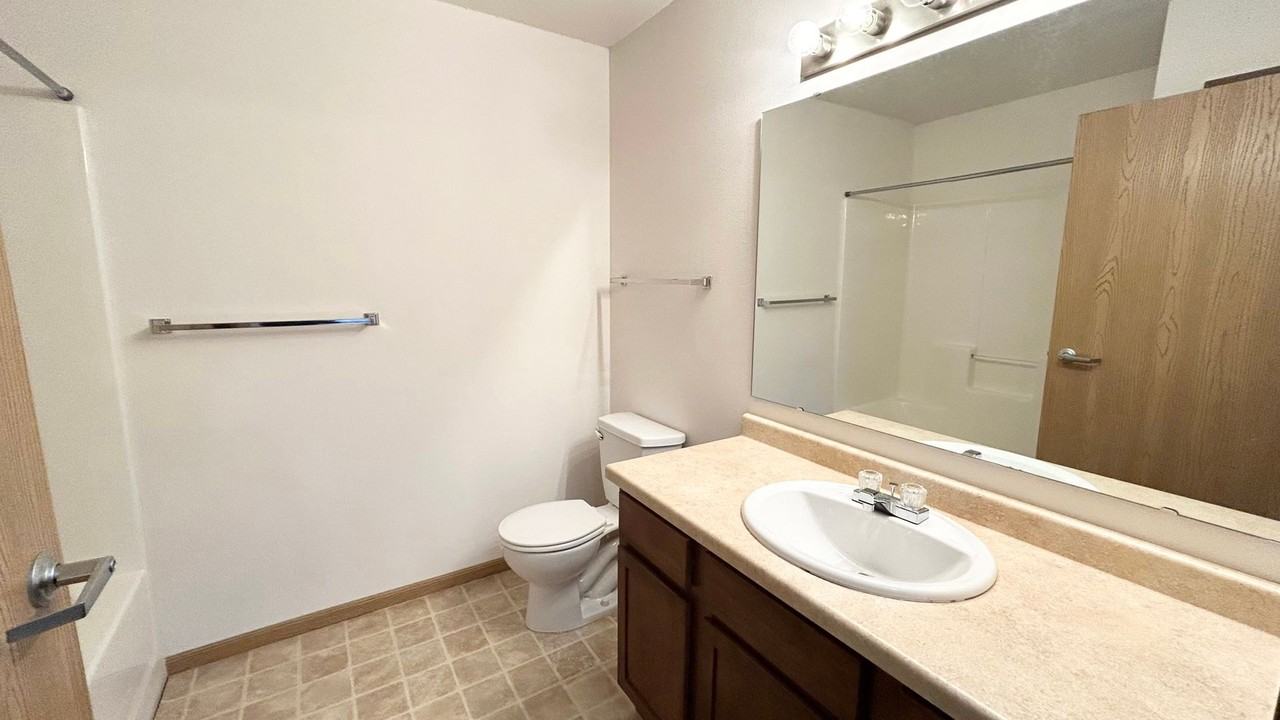 Prairie Sky Apartments - Photo 6 of 34