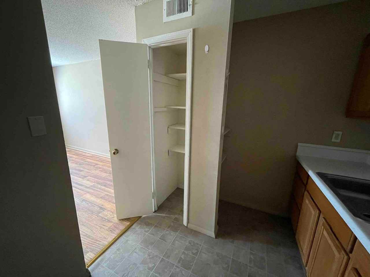 Vue on Royal Ridge - Photo 4 of 7