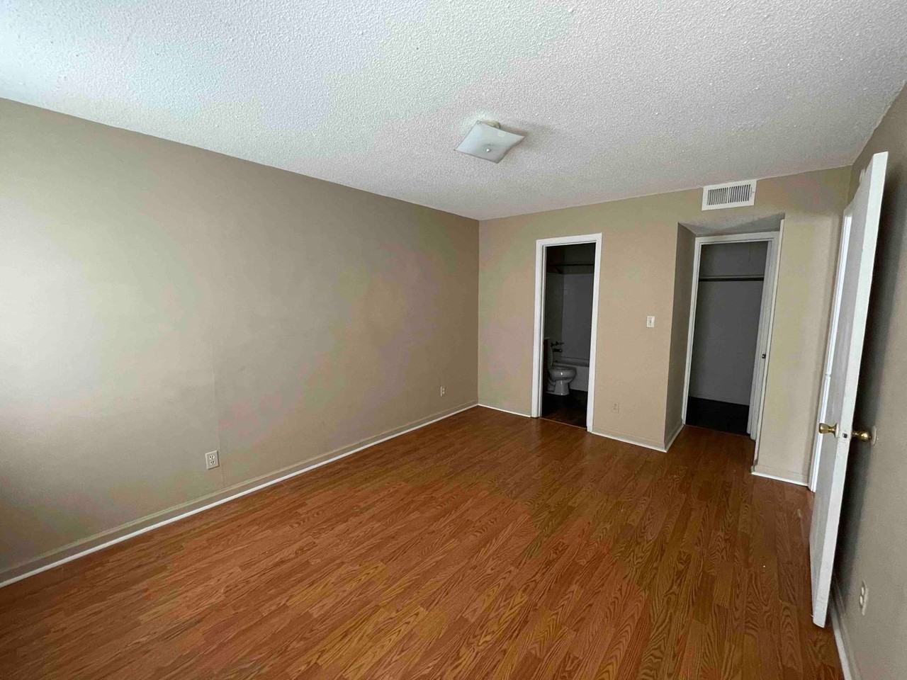 Vue on Royal Ridge - Photo 5 of 7