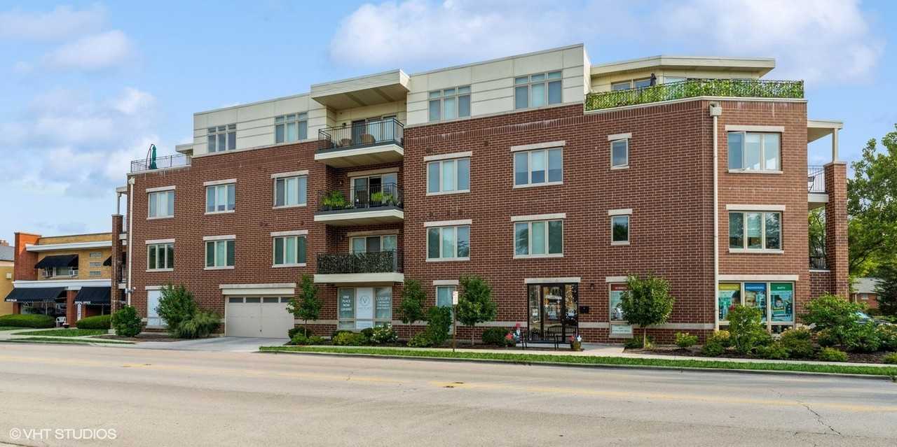 Vine Place Apartments - Photo 2 of 7