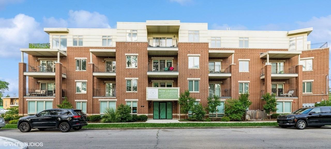 Vine Place Apartments - Photo 3 of 7