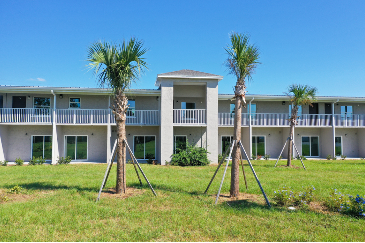 Manatee Landing - Photo 3 of 32
