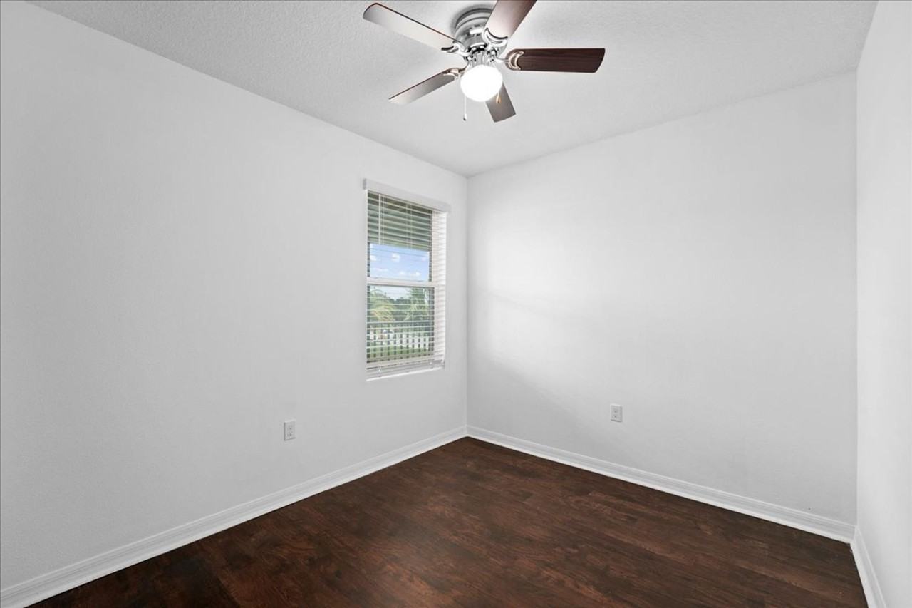 Manatee Landing - Photo 6 of 32