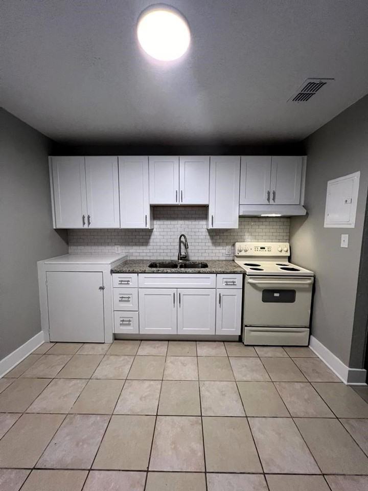 Renovated Units Available! Move In Special - Photo 4 of 9