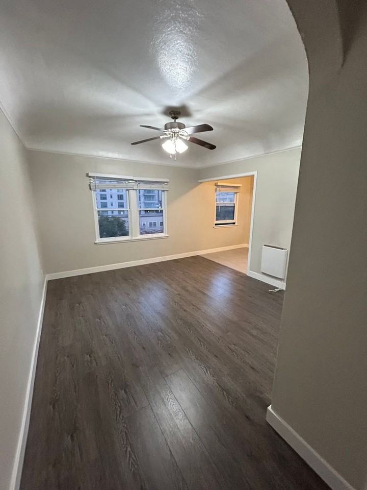 942 Beech Street - Photo 4 of 25