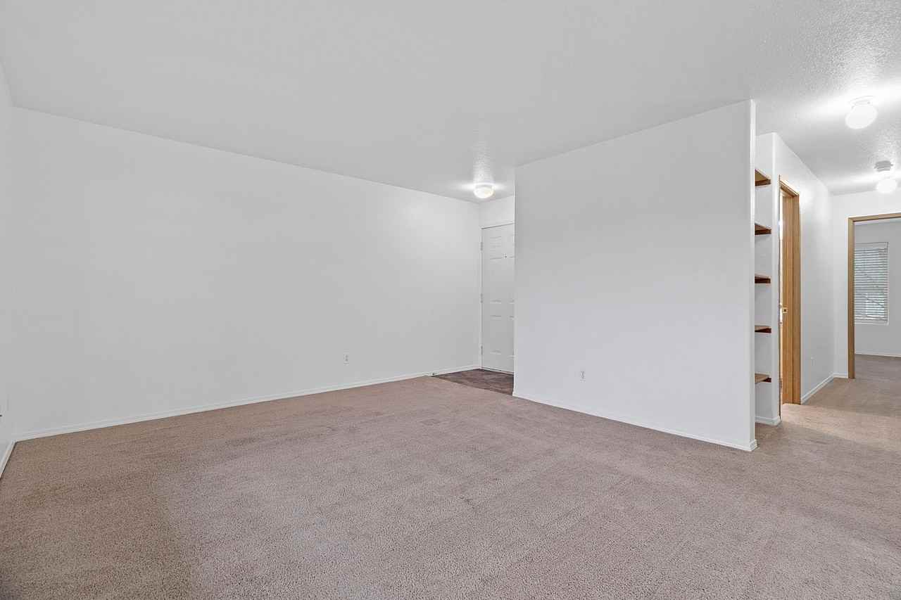 Sir James Apartments - Photo 3 of 15