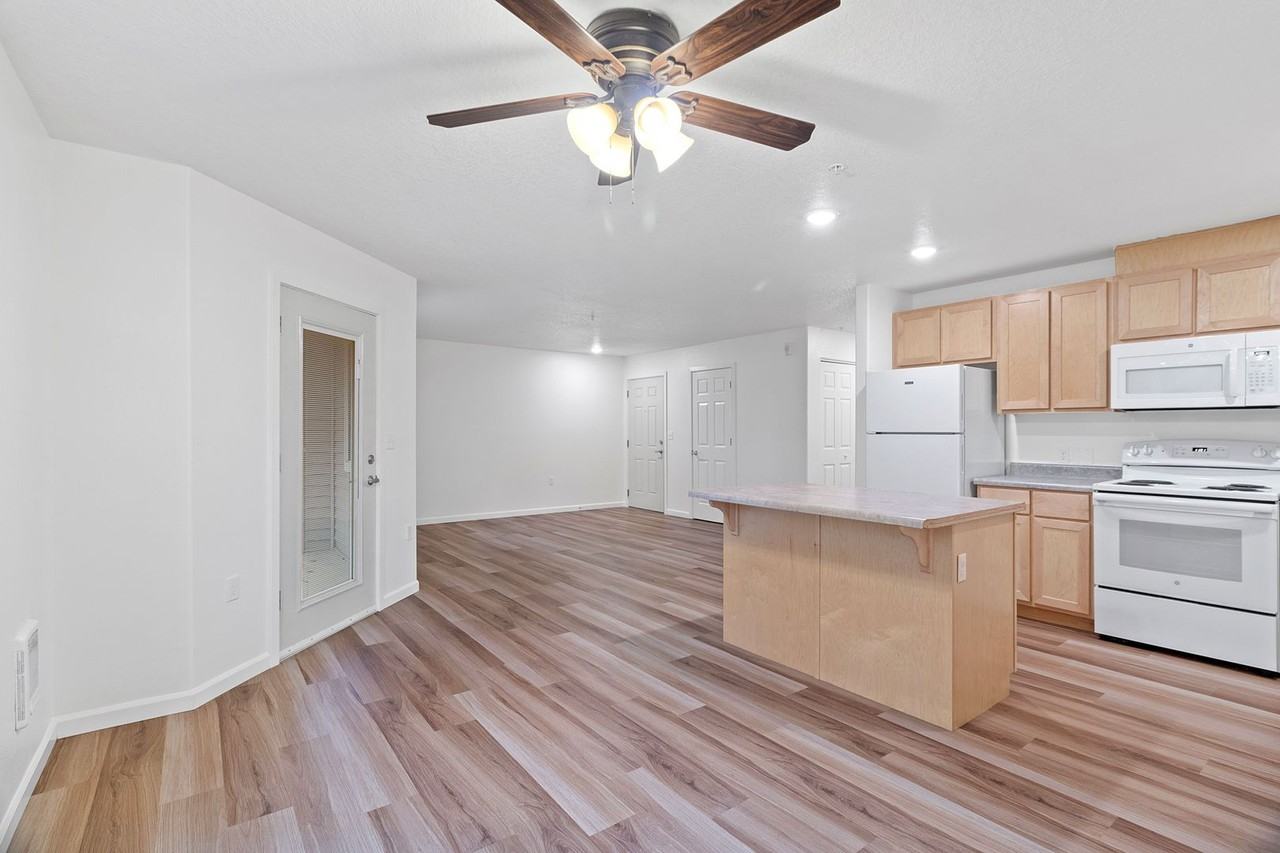 Bryan's Place - Photo 4 of 11