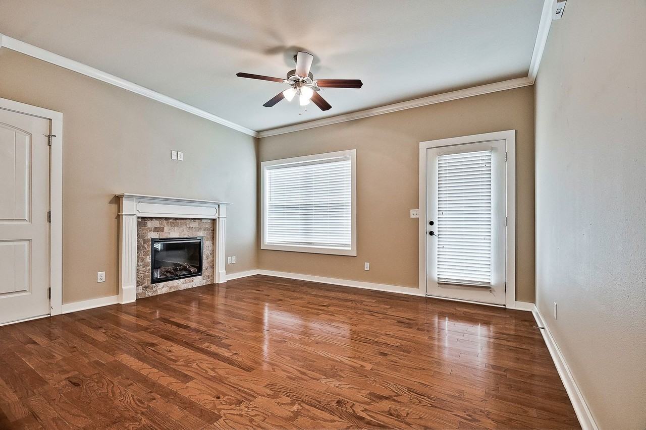 Rochester Circle - Photo 3 of 43